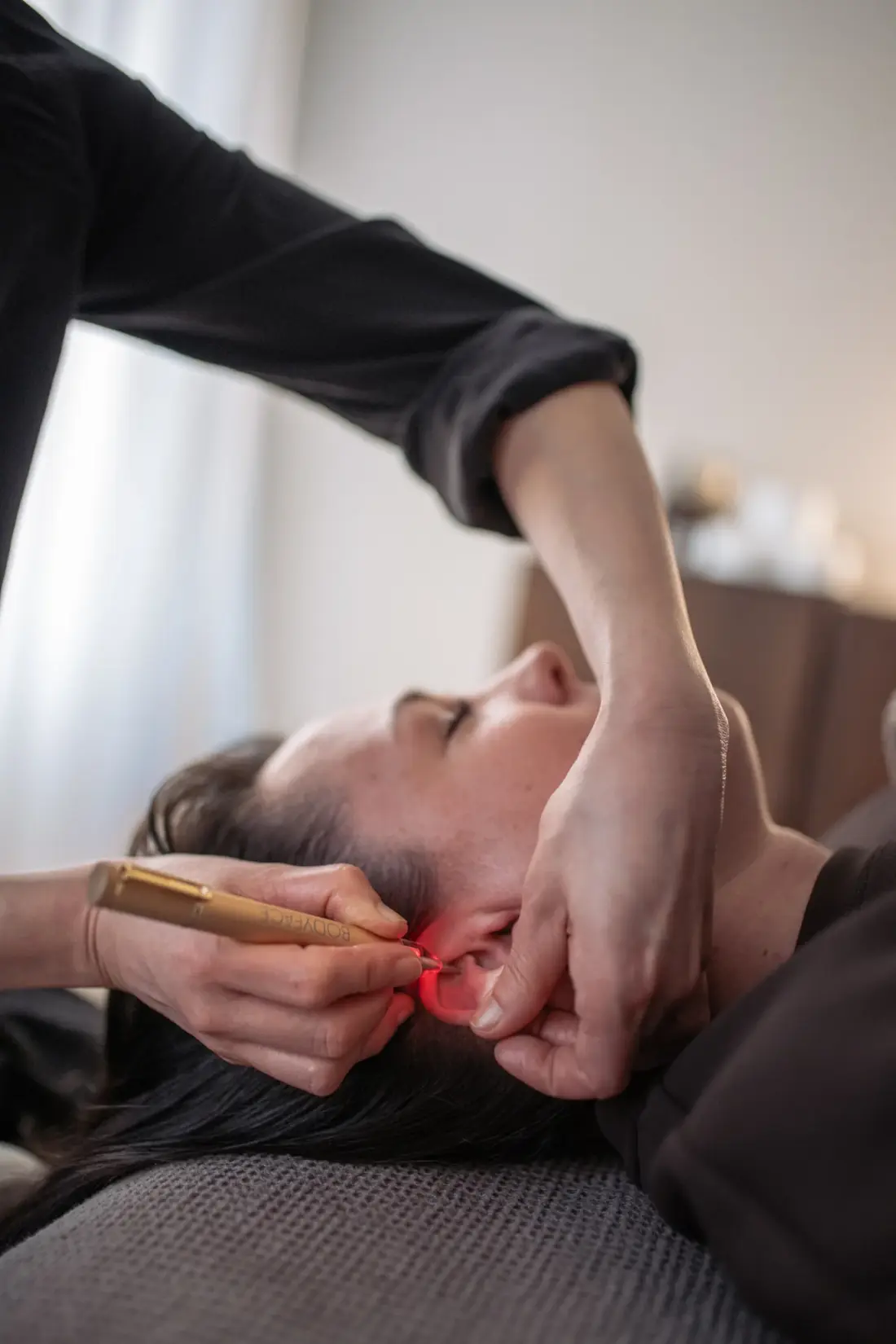 Øreakupunktur (auriculoterapi) — Manual Therapies, Frederiksberg